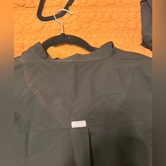 FIGS Women's Black Rafaela™ - Oversized Scrub Top - XL / Black - Picture 3 of 5